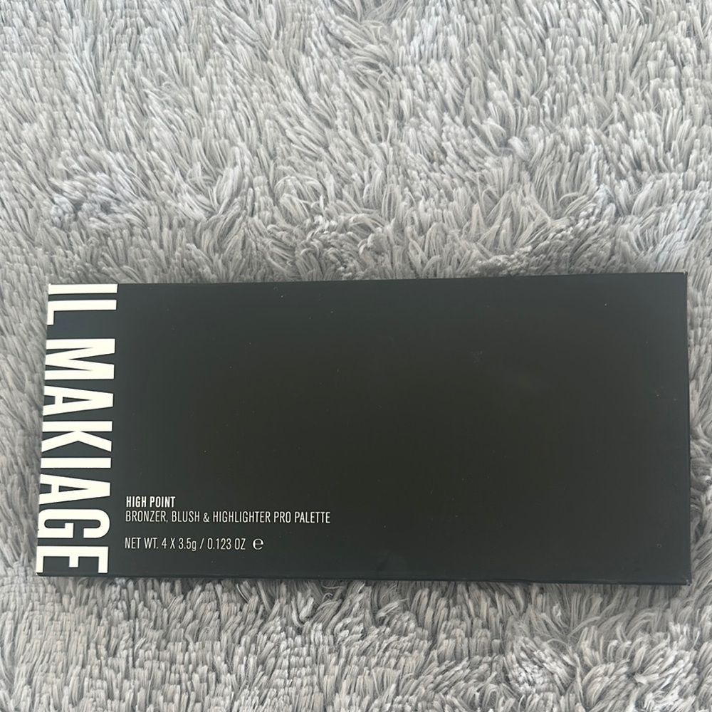 IL MAKIAGE High Point Pro Palette in Black